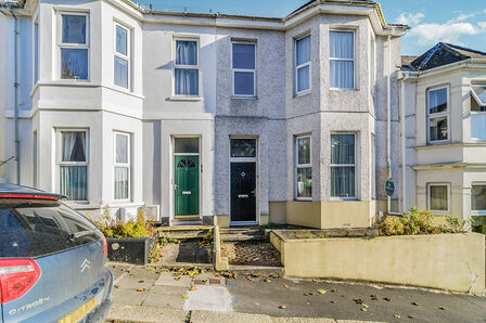Diamond Avenue, 5 bedroom Mid Terrace House to rent, &pound;1,450 pcm