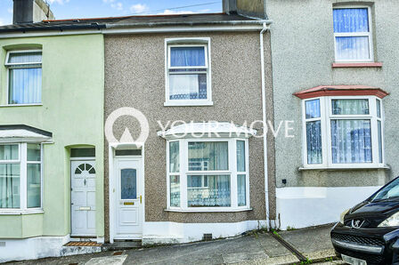 Craigmore Avenue, 2 bedroom Mid Terrace House to rent, £850 pcm