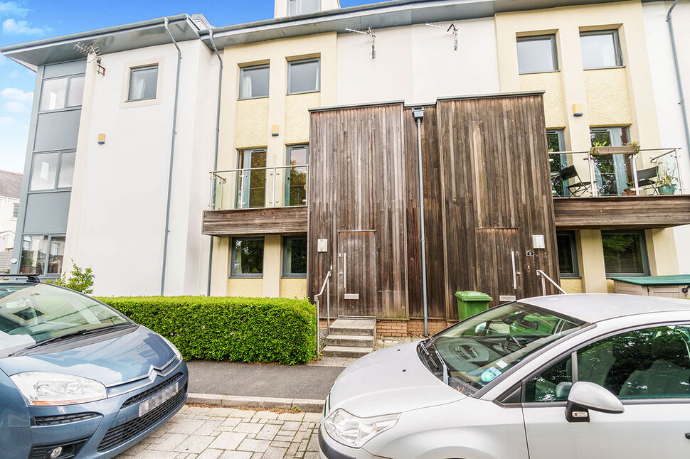 Main image of 6 bedroom Mid Terrace House to rent, Trelorrin Gardens, Plymouth, PL3