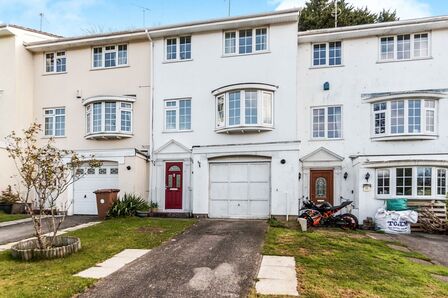 3 bedroom Mid Terrace House for sale