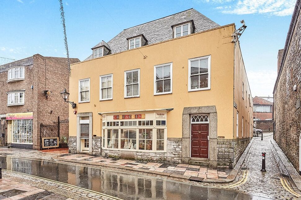 Main image of 2 bedroom  Flat for sale, Southside Street, Plymouth, Devon, PL1