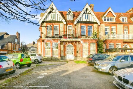 Queens Gate, 2 bedroom  Flat to rent, £750 pcm