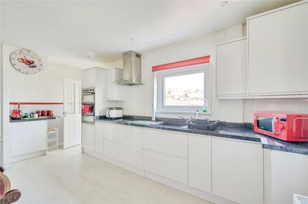 3 bedroom Mid Terrace House for sale