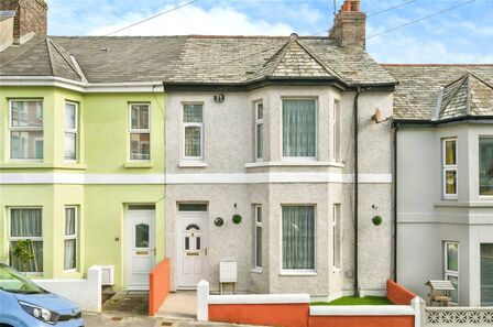 3 bedroom Mid Terrace House for sale