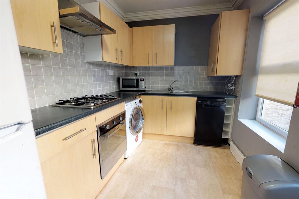 Main image of 5 bedroom Room to rent, Hill Park Crescent, Plymouth, Devon, PL4