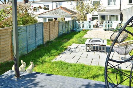 2 bedroom Mid Terrace House for sale