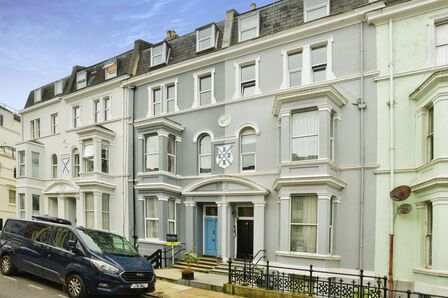 Holyrood Place, 1 bedroom  Flat to rent, £900 pcm