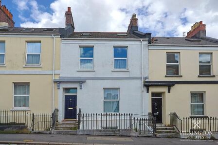 Molesworth Road, 1 bedroom Flat to rent, &pound;850 pcm