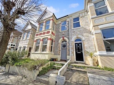 Torr View Avenue, 4 bedroom Mid Terrace House to rent, &pound;1,400 pcm