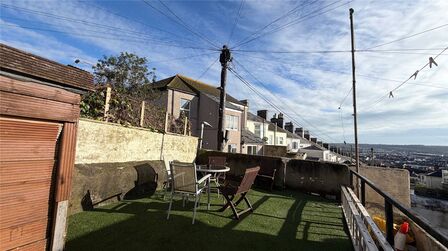 Lipson Road, 1 bedroom Flat to rent, &pound;750 pcm