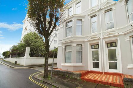 Pier Street, 1 bedroom  Flat to rent, £700 pcm