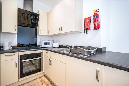 Derrys Cross, 2 bedroom  Room to rent, £145 pcm
