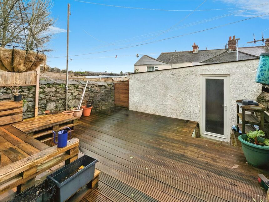 2 bedroom Flat to rent, Neath Road, Plymouth, PL4 £900 pcm