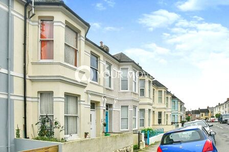 Neath Road, 1 bedroom  Flat to rent, £750 pcm