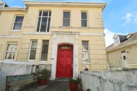 Wilderness Road, 2 bedroom  Flat to rent, £1,300 pcm