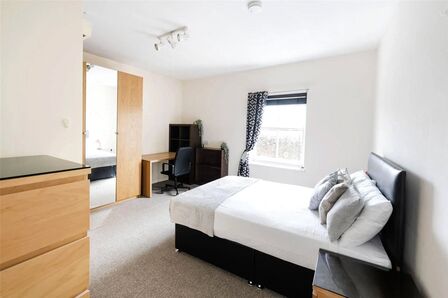 North Road West, 6 bedroom  Room to rent, £135 weekly