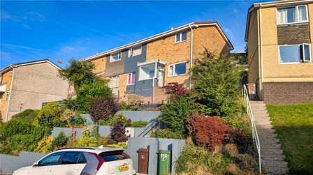 3 bedroom Mid Terrace House for sale