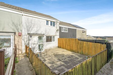 Cockington Close, 2 bedroom Mid Terrace House for sale, £200,000