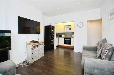 Percy Terrace, 2 bedroom  Flat for sale, £110,000