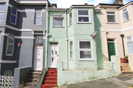Durham Avenue, 2 bedroom Mid Terrace House for sale, £175,000