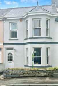 3 bedroom Mid Terrace House for sale