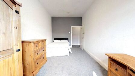 Greenbank Terrace, 3 bedroom  Flat to rent, £140 weekly