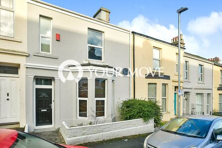 4 bedroom Mid Terrace House for sale