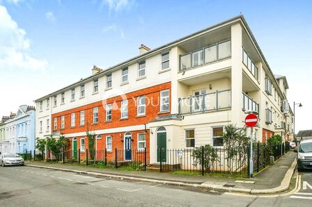 Emma Place, 5 bedroom  House to rent, £1,350 pcm