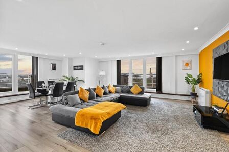 Notte Street, 3 bedroom  Flat to rent, £2,000 pcm