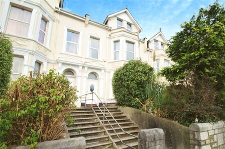 Alma Road, 8 bedroom Mid Terrace House to rent, £3,500 pcm