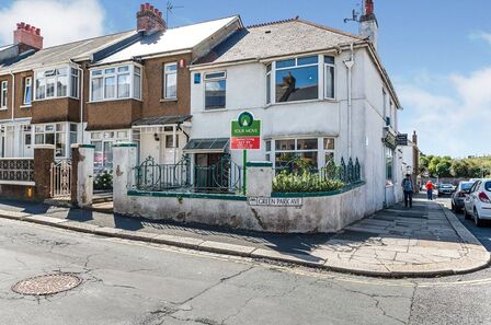 Green Park Avenue, House to rent, &pound;106 weekly