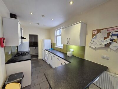 Headland Park, 1 bedroom Room to rent, &pound;500 pcm