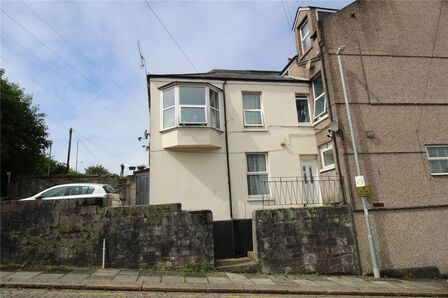 Saltash Road, 1 bedroom Flat to rent, &pound;765 pcm
