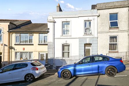 Arundel Crescent, 1 bedroom Flat for sale, &pound;120,000