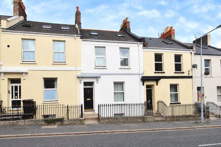 Molesworth Road, 4 bedroom Mid Terrace Flat for sale, &pound;320,000