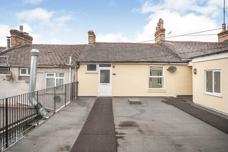 2 bedroom  Flat to rent