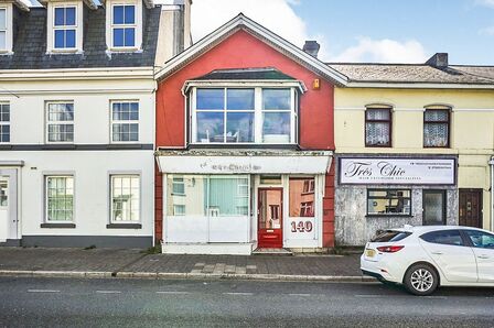 Queen Street, 3 bedroom  Flat to rent, £900 pcm