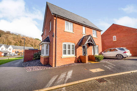 Nellies Wood View, 4 bedroom Detached House for sale, £550,000