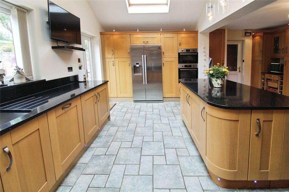 Kitchen / Breakfast Room