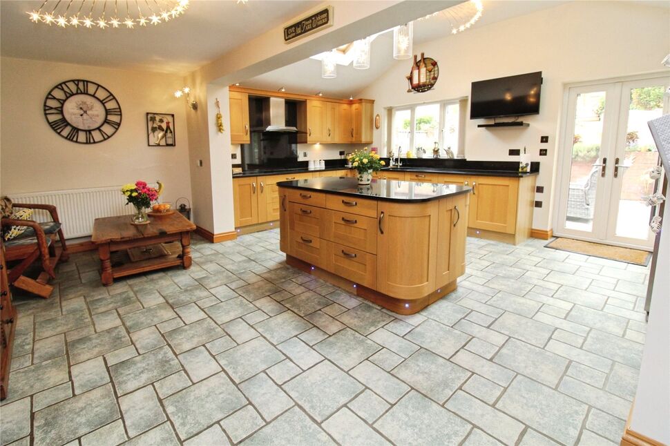 Kitchen / Breakfast Room