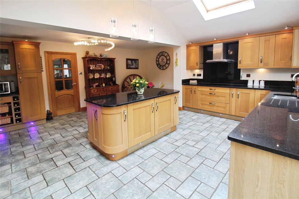 Kitchen / Breakfast Room
