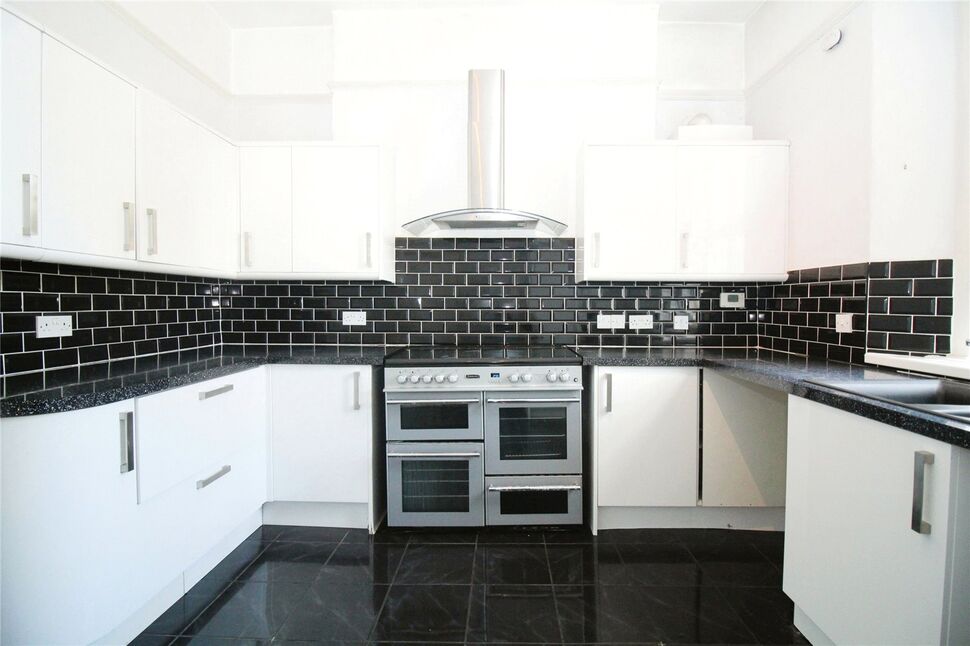 4 bedroom End Terrace House for sale, Powderham Road, Newton Abbot