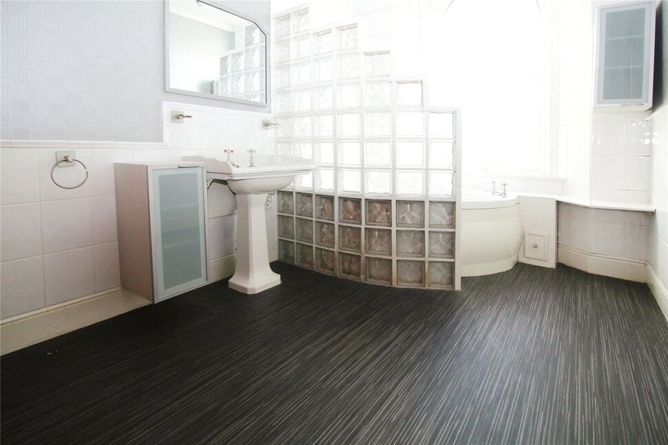 4 bedroom End Terrace House for sale, Powderham Road, Newton Abbot