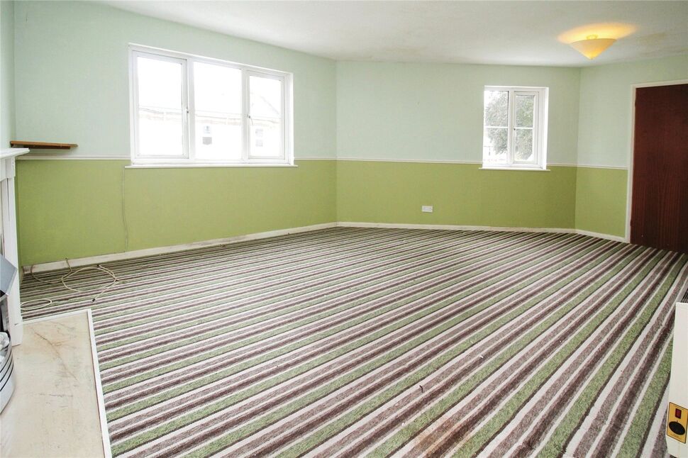 2 bedroom Flat for sale, Church Road, Newton Abbot, TQ12 £140,000