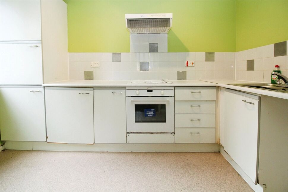 2 bedroom Flat for sale, Church Road, Newton Abbot, TQ12 £140,000