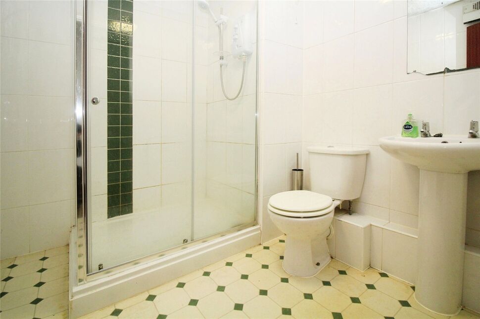 2 bedroom Flat for sale, Church Road, Newton Abbot, TQ12 £140,000