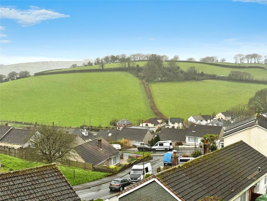 4 bedroom End Terrace House for sale, Northleat Avenue, Paignton, TQ3