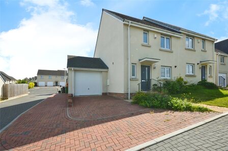 Pengelly Close, 3 bedroom Semi Detached House to rent, £1,350 pcm