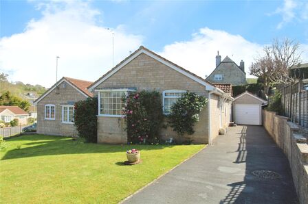 Tor Gardens, 2 bedroom Detached Bungalow for sale, £365,000