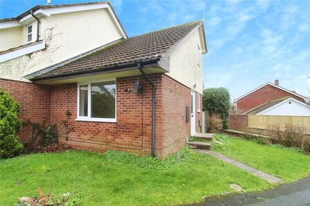 Dornafield Drive East, 1 bedroom Semi Detached House to rent, &pound;895 pcm